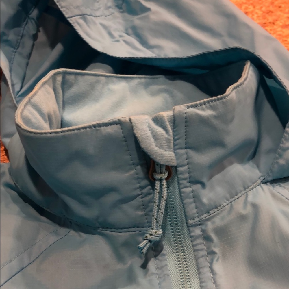 L.L. Bean Lightweight Blue Jacket With Hood - Picture 7 of 15